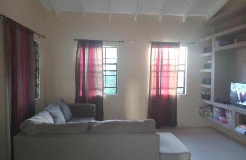 Castries Apartment | Shared space with ensuite bathroom - free pickup from Castries ports with 7 nights stay minimum required for Hewanorra International Airport