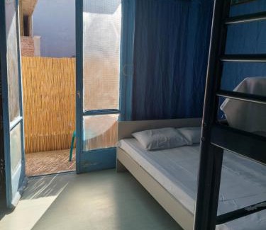 Thissio House | SHARING ROOM IN NEAR THISSIO METRO STATION BY ACROPOLIs