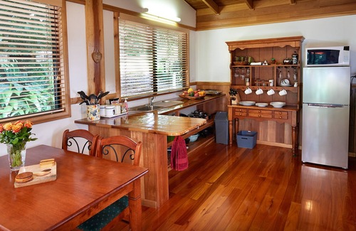 Malanda Cabin | Sharlynn by the River