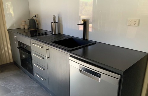 Uralla Cabin | Shauna’s ShacknnSelf contained cabin in beautiful rural setting, 7km from town.