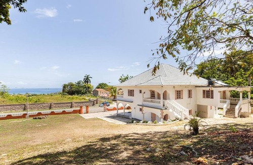 Ocho Rios Apartment | Shaw Park Gem Apt 12E