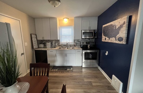 Shawnee House | Shawnee Bungalow - Tranquil 1 King, 1 Queen