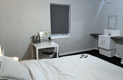 Stourbridge Apartment | Shayan Studio Flats Stourbridge