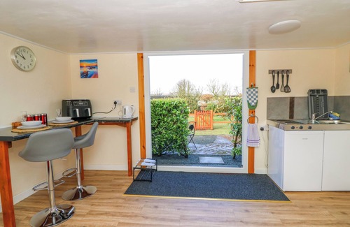 Westbrook Court Cottage | SHED YOUR BLUES, romantic, with a garden in Kington