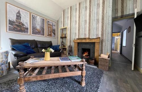 Arnisdale House | Sheena's But'n'ben
