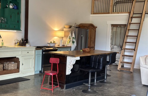 Montevallo House | Sheep Farm - Unique Space - Amazing Views