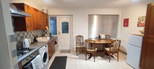 Sheffield House | Sheffield Arena Meadowhall Interchange with off road free parking & CCTV