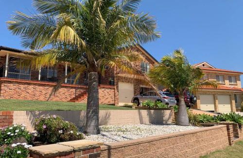 Blackbutt House | Shellharbour. Ocean, lake and mountain view