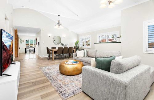 Shellharbour House | Shellharbour Poolside Escape