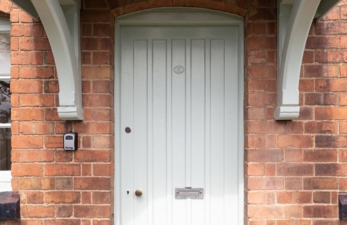 Bridgnorth Cottage | SHEPHERD'S COTTAGE, pet friendly, with open fire in Bridgnorth