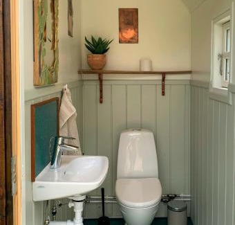 Vester Skerninge House | Shepherd's Hut With Lake View In Ollerup