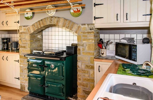 Hawes Cottage | Shepherds Cottage at Mile House Farm