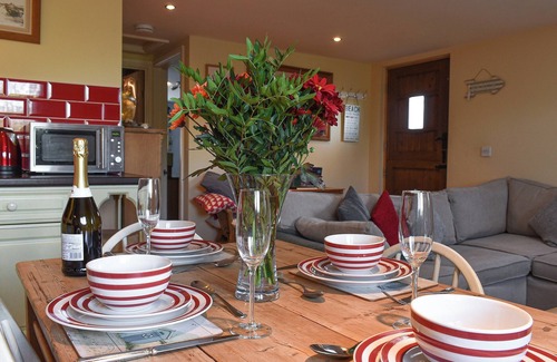 Raymonds Hill Cottage | Shepherds Knapp Lodge-UK13284