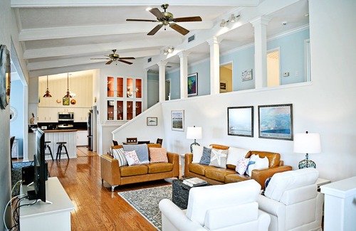 Key Allegro House | “Sheppards by the Sea” beautiful waterfront home with pool and view