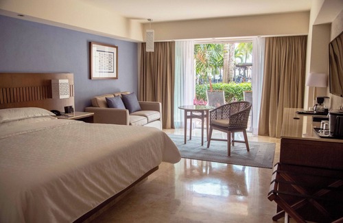 Las Glorias Resort | Sheraton Buganvilias Resort & Convention Center