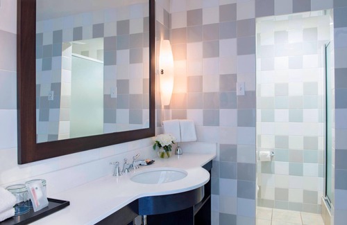 Saskatoon Downtown Hotel | Sheraton Cavalier Saskatoon Hotel