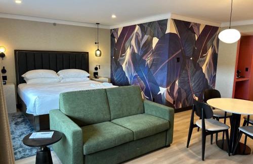 Laval Hotel | Sheraton Laval Hotel