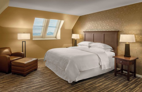 Cuyahoga Falls Hotel | Sheraton Suites Akron Cuyahoga Falls