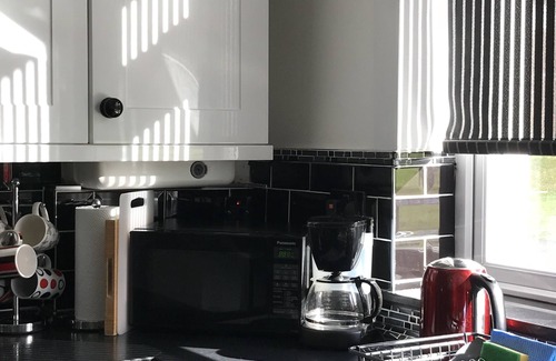 Pollokshields Apartment | Sherbrooke 2-Bedroom Apartment n4 Star - Parking - Free WiFi - Quiet Location