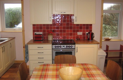 Burray Village Cottage | Sherwood Cottage: Traditional 2 bedroom stone cottage in Burray village, Orkney.