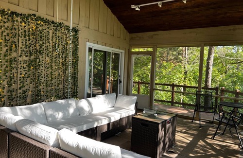 Minnetonka House | Sherwood Treehouse Vacation Rental