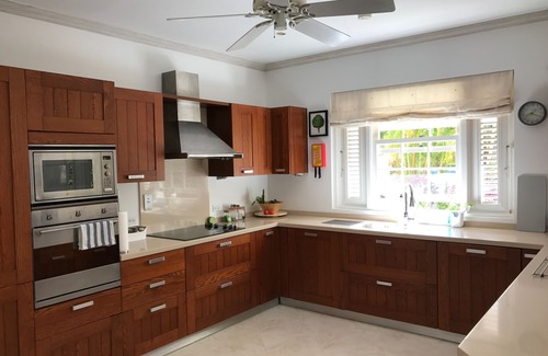 Little Battaleys Villa | * SHIMMERS * A stunning, stylish West coast villa close to Mullins beach