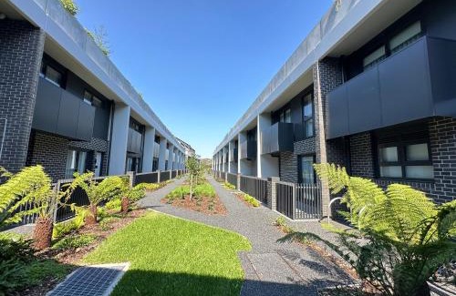 Keysborough House | Shine Keysborough High-end Family Home, Netflix, Top Location