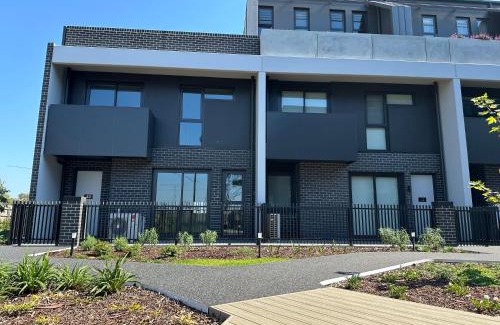 Keysborough House | Shine Keysborough High-end Family Home, Netflix, Top Location
