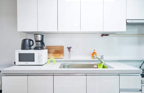 Pil-dong Apartment | ★SHINE ★ MYEONGDONG LiVINGSPACE+2BDR 5MIN WALK★