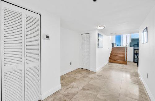 Mid Beach Apartment | Shine Suites Balcony Duplex 11