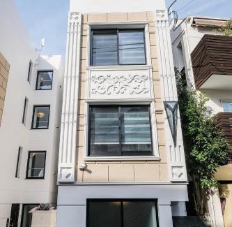 Yoyogi Apartment | Shinjuku QUALIA PLACE House