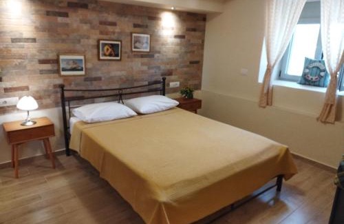 Argos-Mykines Apartment | 'Shinohori' Olive-Tree Apartment