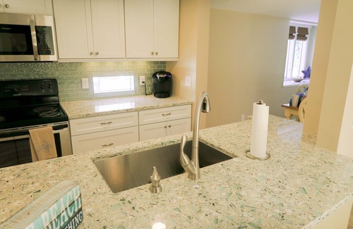 Shipyard Plantation Villa | Shipmaster - Spacious 3BR, 3 Bath with Golf-View/Tennis/Pool/BEACH LOCKER
