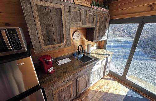 Stanton Cabin | Shipping Container Cabin in the Woods of Red River Gorge | Hot Tub | Secluded