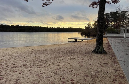 Galloway Cabin | Shire House vibrant spacious cabin safe family pet friendly fire pit trails fish