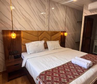 Khattalwada Hotel | Shiv Ganga & Pyass Restaurant