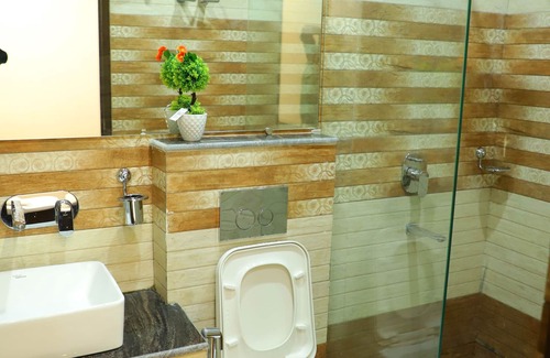 Rishikesh Apartment | Shivoham Yoga Retreat - spacious and fully equipped apartment in tranquil area