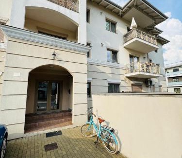 Dumbravita Apartment | SHoliday La Parter cu Parcare Privată și Spațiu Modern
