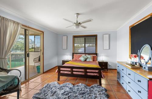 Tin Can Bay House | Shore beats work!