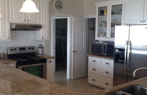 Galveston House | Shore Haven - 2 Bedrooms, 2 Bath, Sleeps 10 - Beach Front!