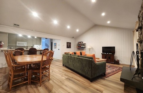 Brockway Condo | Shore View Serenity 4 Bedroom Home by RedAwning