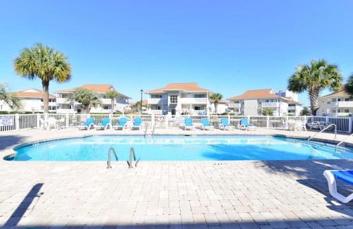 Cherry Grove Beach House | Shorehaven Lakefront & Steps to Beach w Pool and Grill