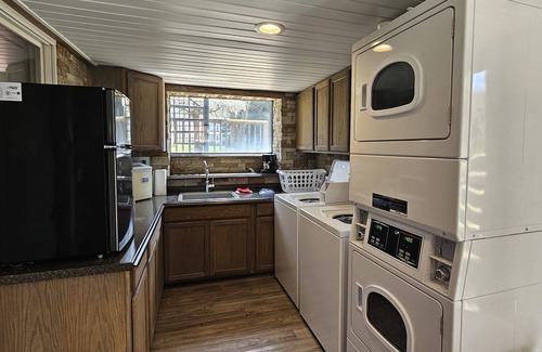 Confluence House | Shoreline Estates - Upper Apt Room C