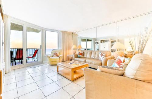 Daytona Beach Shores Apartment | Shores Club - 1002