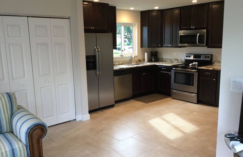 Park Shore Condo | Short Distance to the Coast - Access To Private Community Beach - Walk To Shops