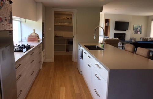 Rye House | Short flat 500 m walk to beach