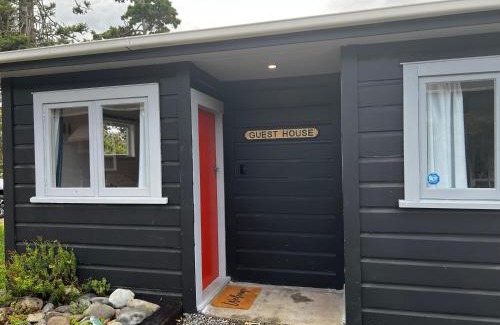 Cheltenham House | Short Stay- YOUR OWN GUESTHOUSE!