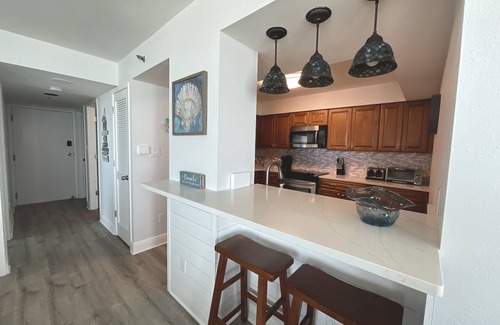 Pensacola Beach Condo | Short Stays, Big Savings! – 3 & 4-Night Getaways Tristan Towers 13B Waterfront!