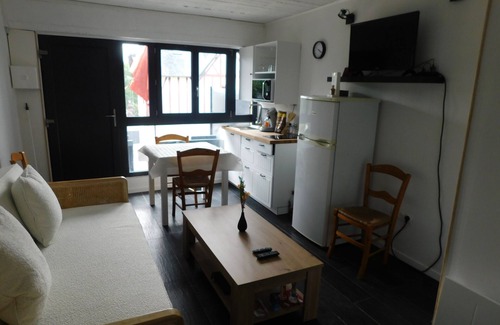 Le Trait Apartment | Short-term furnished studio rental (n° 3)