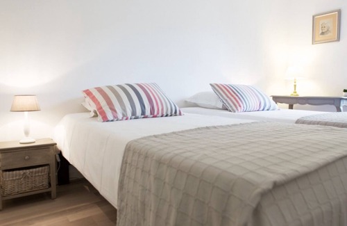 Bordeaux City Centre Apartment | Short term let in a beautiful apartment of 74m² with a parking space